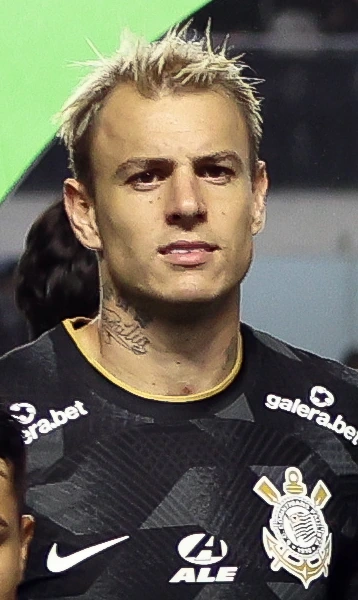 Róger Guedes, Brazilian footballer, in a Corinthians match photo.